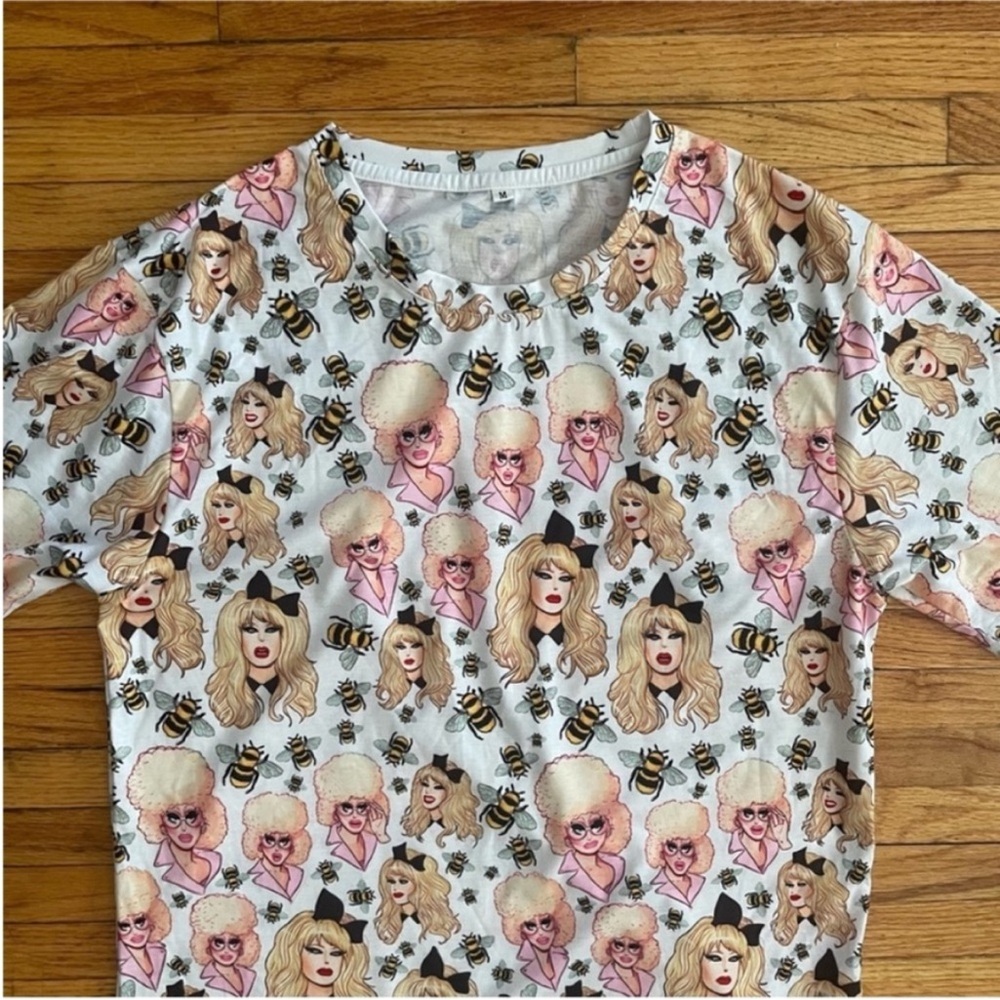 Drag Queen Merch Trixie & Katya Bees T-Shirt - Picture 3 of 7